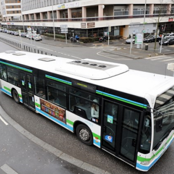 Saint Quentin en Yvelines France Bus Mobility