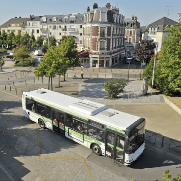 Bruno MARGUERITE "Société TAM à Mantes La Jolie" Un bus de Mantes-en-Yvelines en mobility