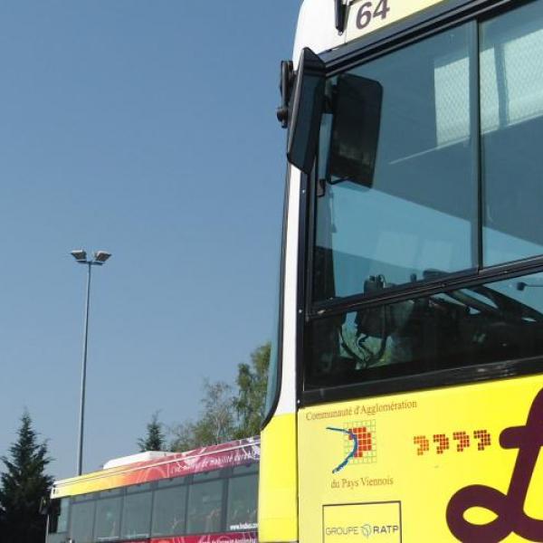 Vienne France TAD Mobilité RATP Dev L'va Vienne France TAD Mobilité RATP Dev L'va