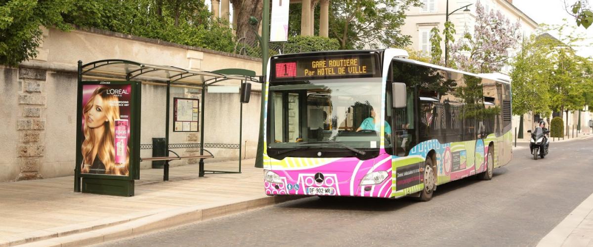 Un bus Mouvéo dans la ville d&#039;Epernay