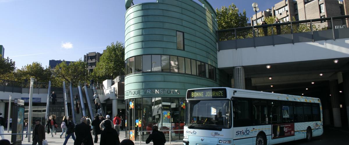 En gare, le bus STIVO en mobility